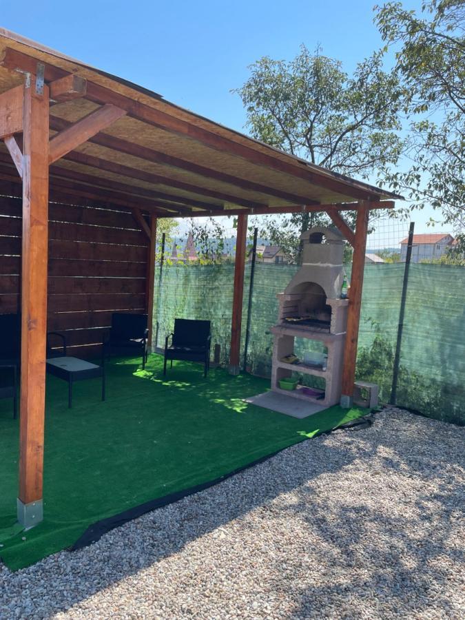 Cabana Tip A La 300 M De Castel Hunedoara Exterior photo